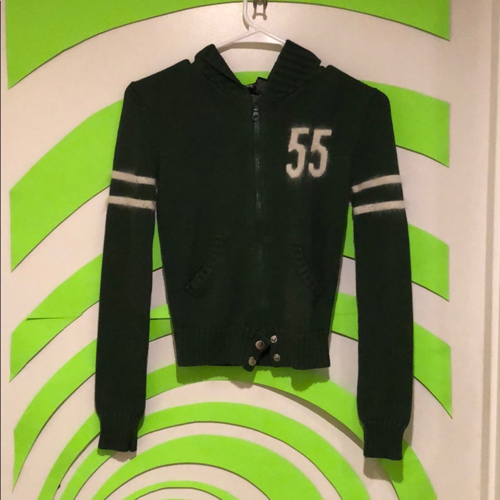 Green/white sweater